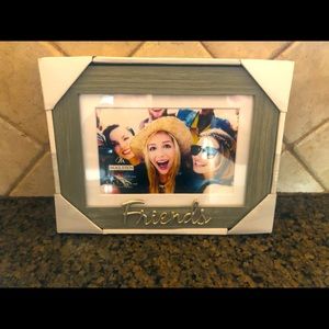 “Friends” picture frame